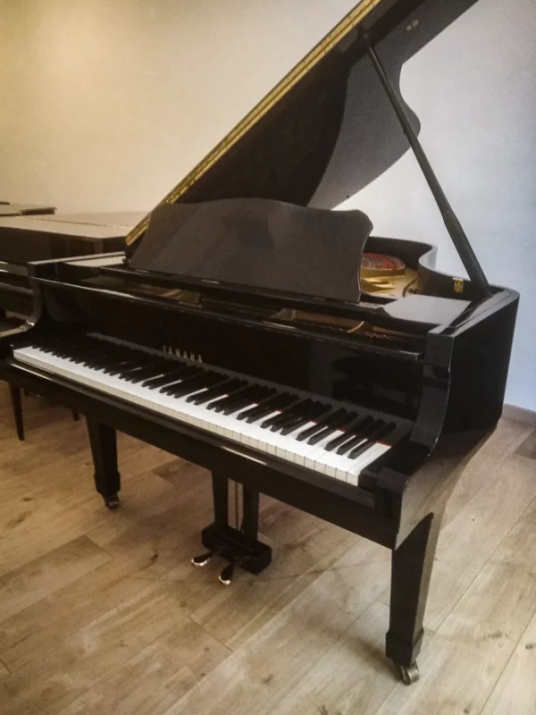 Yamaha C3